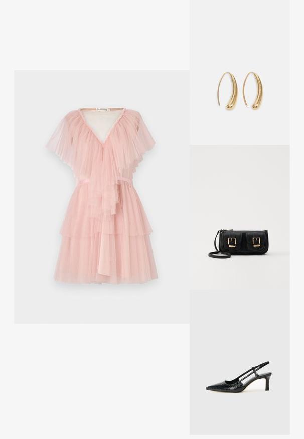 Roosa tüllkleit kihiliste volangidega, V-kaelusega ja vöökoha juures ribaga aksessuaarina. Kerge ja õhuline materjal.; Mustmust paelad, millel on terav varvas, tekstuuriga maduprindiga, reguleeritav rihm ja lühike tekstuuriga plokknina.; Must küllastamata nahast õlakott, millel on kaks esist nähtavat taskut, kuldsed pandlad, tõmblukuga sulgemine ja peen rihm. Tekstuuriga pind ja kompaktne ristkülikukujuline kuju.; Kuldtoonilised metallist rõngas kõrvarõngad, millel on kõver ja piklik kuju. Omavad siledat, läikivat pinda ja ümarat tipptugevdust, mis lisab detaili.