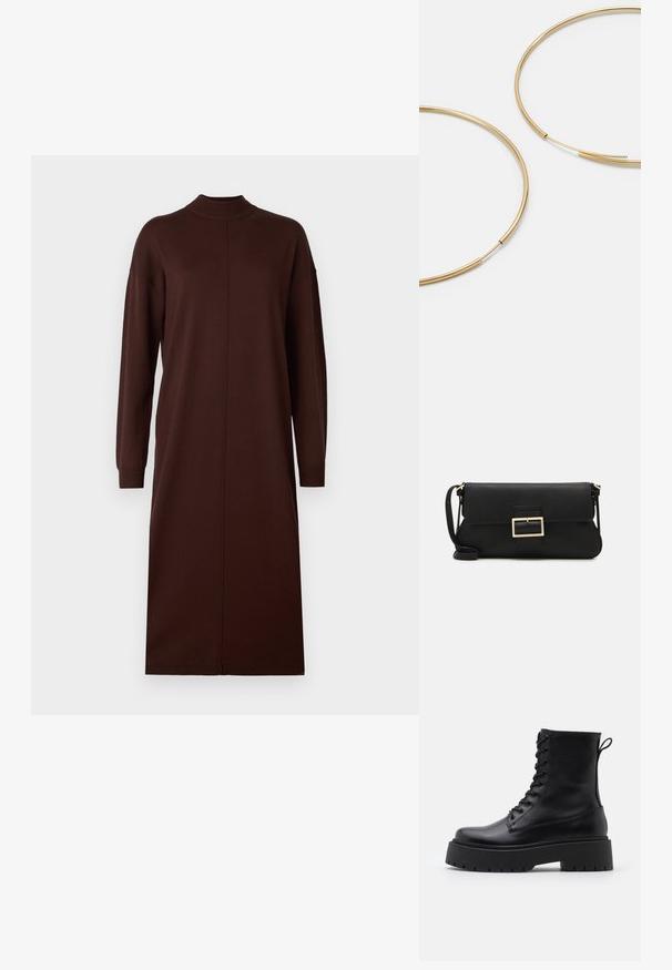 Braunes langärmliges Kleid mit hohem Kragen, geradem Schnitt und nahtlosem Design sowie Seitenschlitzen für mehr Bewegungsfreiheit.; Schwarze Lederstiefeletten mit runder Zehenpartie, Schnürung vorne und einer dicken Gummisohle mit strukturiertem Profil. Mit Zugschlaufe an der Rückseite.; Schwarze Leder-Clutch mit Klappe und goldfarbenem Metallschnallen-Detail. Enthält einen schwarzen Riemen und ein schlankes, minimalistisches Design.; Goldfarbene Ohrringe in Form von dünnen, runden Kreolen, mit einer glatten, metallischen Oberfläche und ohne Verzierungen oder Muster.
