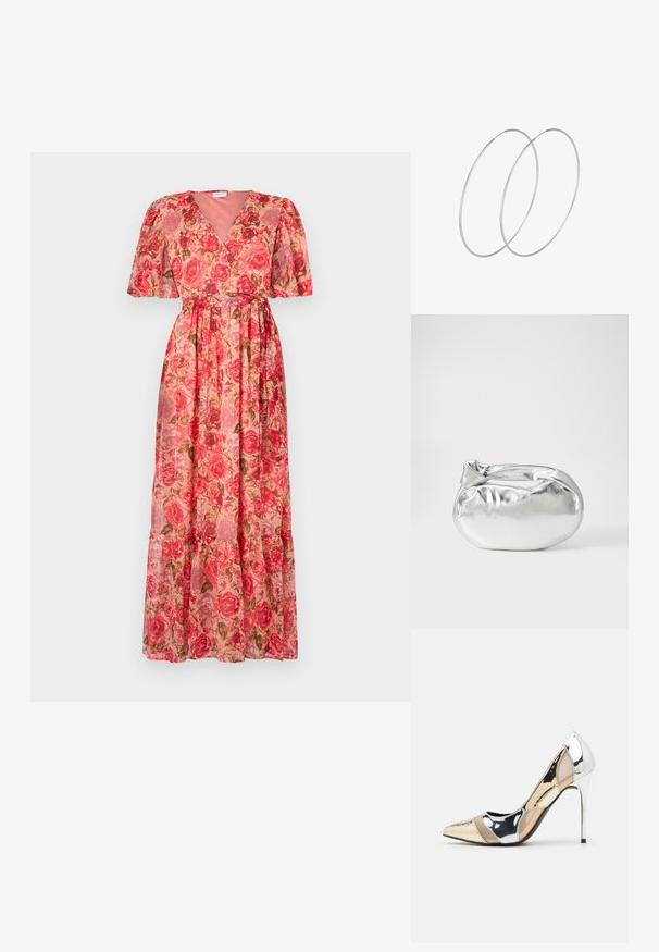 Ziedu maksi kleita vieglā audumā, ar V-veida kakla izgriezumu, īsām pūkainām piedurknēm un pakāpenisku apakšmalu. Galvenokārt rozā krāsā ar rozēm rakstu.; Apspīlēta augstpapēžu kurpe ar zeltītu, sudrabi un neitrālu krāsu kombināciju. Spīguļojoša virsma ar izgriezuma dizainu, aprīkota ar stiletto papēdi.; Sudraba metāliska poga somiņa ar mīkstu, noapaļotu formu un mezgla augšējo aizdari. Izgatavota no gludas mākslīgās ādas materiāla.; Sudraba gredzenveida auskari ar minimālistisku dizainu. Cirkulāra forma, gluda tekstūra un plāns profils. Vieglu svaru ar spīdīgu apdari.