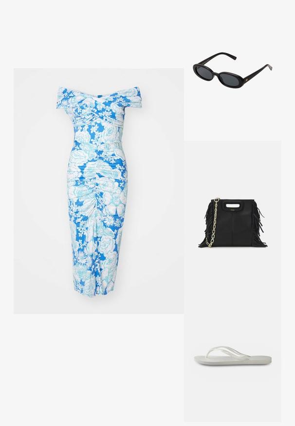 Mėlyna nusmukusi suknelė su baltais gėlių raštais, su raukiniais ir prigludusia siluetu, pagaminta iš tekstūruotos medžiagos.; Balti šlepetės su tekstūruota padu, turinčios plonas juosteles ir plokščią konstrukciją. Pagamintos iš gumos, su subtiliu logotipu ant pado.; Juodos didelės saulės akinių su ovaliais objektyvais, lygia plastiko rėmeliu ir aukso akcentais ant šventyklos. Tamsūs objektyvai suteikia apsaugą nuo saulės.; Juodas odinis rankų darbo rankinys su frinzuotomis detalėmis, auksine grandinės petneša ir išpjauto dizaino rankena. Pirmoje pusėje yra logotipo vieta.