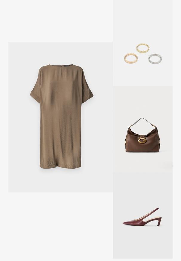 Oversized šaty s krátkým rukávem v texturované, tlumené hnědé látce. Jednoduchý kulatý výstřih a diskrétní zadní zapínání. Ležérní design.; Vínové slingback podpatky s špičatou špičkou, výřezy na straně a středně vysokým blokovým podpatkem. Hladký kožený povrch.; Hnědá kožená kabelka s texturovaným povrchem, která má zlatý kovový klip a jeden zakřivený ramenní popruh.; Tři kovové prsteny: jeden růžově zlatý, jeden zlatý s texturovanými detaily a jeden stříbrný, všechny s vyrytým brandingem na vnitřním boku.