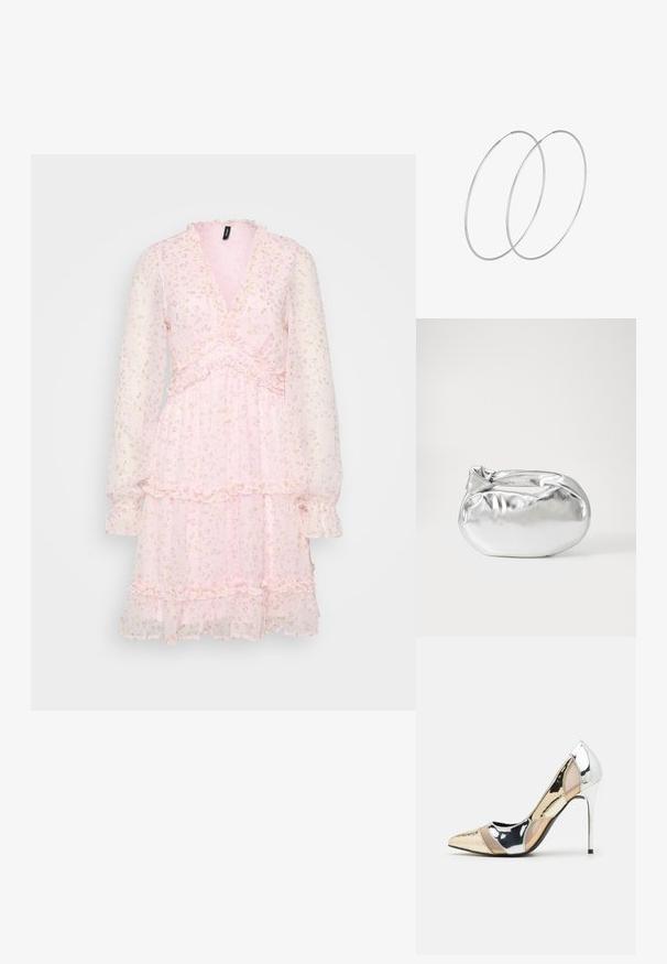 Roosa lilleline kleit pikade õhuliste varrukatega, V-kaelusega, rüselike detailidega ja kihilise seeliku osaga. Valmistatud kergest, voolavast kangast.; Kitsas toe kõrge kontsaga kingad, millel on hõbedane, kuldne ja nude värvilahendus. Läikiv viimistlus lõikekujundusega, stiletto konts.; Hõbedane metallikoti kott pehme, ümar kuju ja sõlme ülemise sulgemisega. Valmistatud siledast kunstnahast materjalist.; Hõbedased rõngastikkaehingad minimalistlikus disainis. Ümar kuju, sile tekstuur ja õhuke profiil. Kerged ning poleeritud viimistlusega.