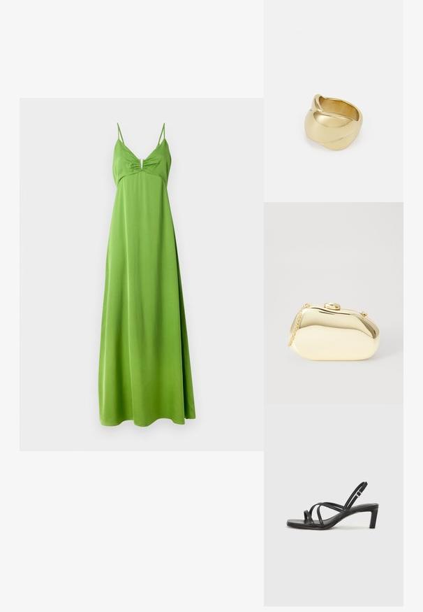Grønn, ermeløs maxikjole med tettsittende bodice og en myk, flytende skjørt. Har rynkedetalj ved brystet og tynne stropper.; Sorte sandaler med stropper, firkantet tå og lav blokk hæl. Har flere tynne stropper og en justerbar ankelstropp. Laget av glatt lær.; Metallisk gull clutch med en glatt, rund form, med en toppknapp-lås og et lite kjede for bæring.; Gullfarget ring med en glatt, vridd design. Har en polert overflate og avrundede kanter, som skaper en sømløs, flytende form.