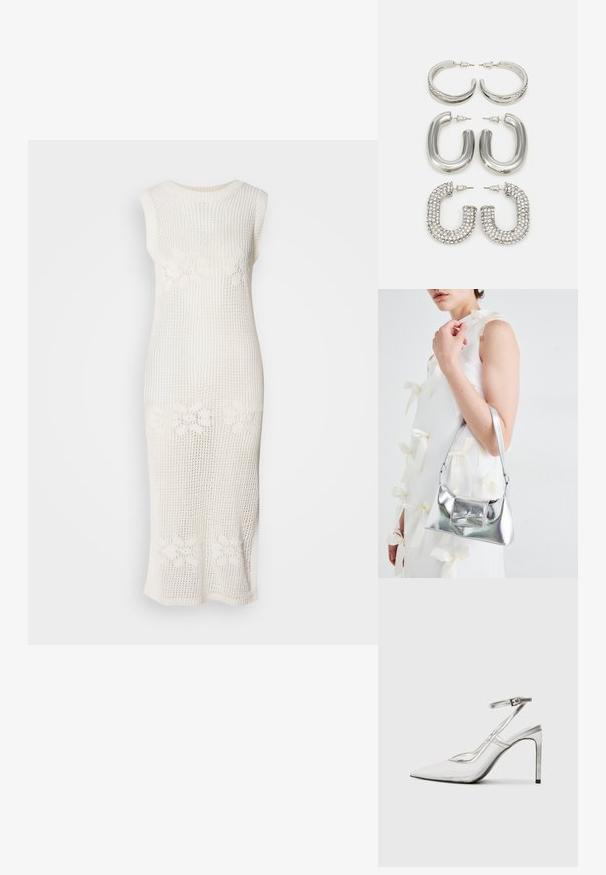 Lang, witte, mouwloze jurk gemaakt van opengehaakt materiaal, met bloemenpatronen op de taille. Recht gesneden silhouet.; Duidelijke stiletto hak schoen met een spitse neus, transparant materiaal, metallic zilveren accenten en een verstelbare enkelband.; Zilveren metallic handtas met een gestructureerde vorm, voorzien van een bovenhandvat en een strikdetail aan de voorkant. Gladde textuur, reflecterende afwerking.; Vier paar zilveren oorbellen: twee glanzende gladde hoepelontwerpen, één met textuur en één bedekt met kleine heldere rhinestones.