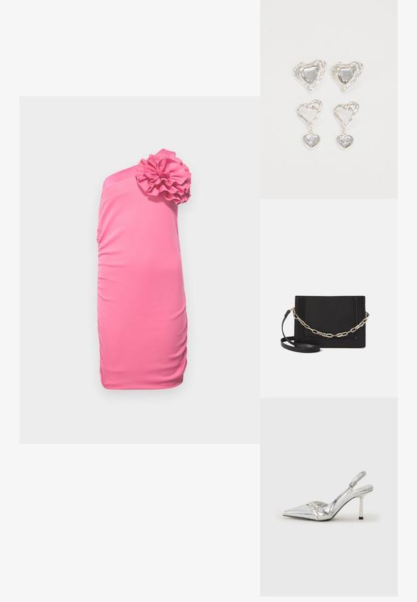 Šaty na jedno rameno v jasně růžové látce, s ruflovým akcentem na rameni, přiléhavým střihem a na straně s shromážděnou texturou.; Stříbrná slingback vysoká podpatková bota s špičatou špičkou, metalickým povrchem, dvěma Dekorativními pásky a štíhlým podpatkem s černým hrotem.; Černá kožená crossbody taška s hladkým povrchem, obdélníkovým tvarem a kovovým řetízkem na přední straně. Součástí je nastavitelný popruh.; Stříbrné náušnice ve tvaru srdce mají fasetované průhledné kameny a texturovaný rám. Sada zahrnuje styl pecek a visacích náušnic.