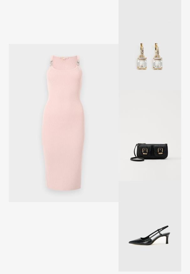Rózsaszín bordázott kötött ruha egyenes sziluettel, négyzet alakú nyakkivágással és ezüst díszítéssel a pántokon. Fél-vádli hosszúságú.; Fekete lakk slingback sarok, hegyes orral, texturált kígyómintával, állítható pánttal és rövid, texturált tömbsarkal.; Fekete bőr keresztbody táska két elülső zsebbel, arany csattokkal, cipzáras záródással és vékony pánttal. Textúrált felület és kompakt téglalap alak.; Aranyszínű fülbevalók, melyek egy téglalap alakú, tiszta kristállyal díszítették, ami egy sor kis, kerek, tiszta kiegészítő alatt lóg. Letisztult, modern dizájn.