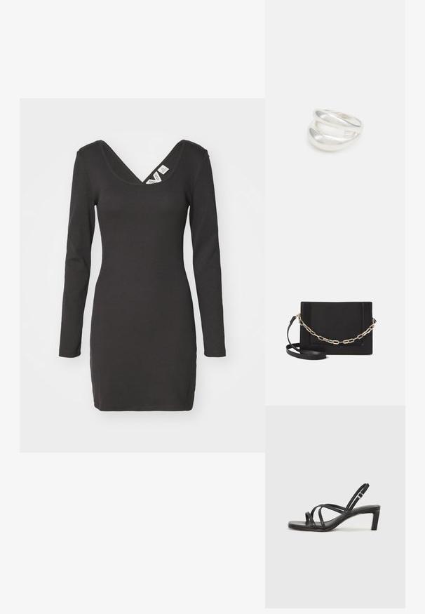 Czarna, długorękawowa sukienka z prążkowanej tkaniny o głębokim dekolcie w kształcie litery V i dopasowanym kroju. Materiał wydaje się elastyczny i ma gładką fakturę.; Czarne sandały na obcasie z prostokątnym noskiem i niskim słupkowym obcasem. Posiadają wiele cienkich pasków i regulowany pasek na kostkę. Wykonane z gładkiej skóry.; Czarna skórzana torebka typu crossbody z gładką teksturą, prostokątnym kształtem oraz metalowym detalem w postaci łańcuszka z przodu. W zestawie regulowany pasek.; Srebrna obrączka podwójna z gładką, polerowaną powierzchnią. Posiada płynny, zakrzywiony kształt z nakładającymi się sekcjami, co nadaje nowoczesny wygląd.; Srebrna obrączka podwójna z gładką, polerowaną powierzchnią. Posiada płynny, zakrzywiony kształt z nakładającymi się sekcjami, co nadaje nowoczesny wygląd.