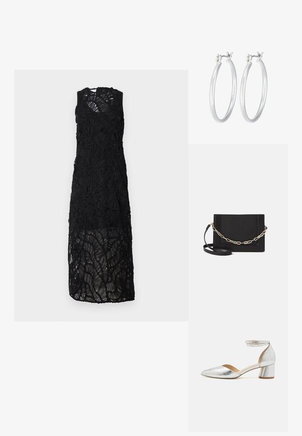 Čierne, bezrukávové šaty s textúrovaným, viacvrstvovým dizajnom. Obsahujú priesvitnú tkaninu s volánovými akcentmi a dĺžku po kolená.; Strieborná metalická topánka s bodovým špičkou a nízkym blokovým podpätkom so zapínaním na remienok a prackou na bielom pozadí.; Čierna kožená crossbody taška s hladkou textúrou, obdĺžnikovým tvarom a kovovým reťazovým detailom na prednej strane. Súčasťou je nastaviteľný popruh.; Strieborné kruhové náušnice s hladkým, lesklým povrchom. Kolový tvar a bezpečné klikanie na uzatváranie. Ľahký dizajn vhodný na každodenné nosenie.