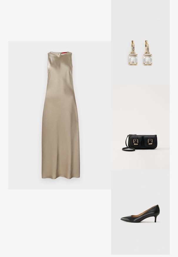 Robe sans manches en satin beige, dotée d'un col rond, d'une silhouette épurée et d'une fermeture éclair dans le dos. Texture lisse avec un minimum de détails.; Pompe noire en cuir avec un embout pointu, un petit talon et une texture lisse. Présente une légère ouverture à l'avant et un matériel minimal à l'arrière.; Sac en cuir noir porté en travers avec deux poches avant, boucles dorées, fermeture zippée et une sangle fine. Surface texturée et forme rectangulaire compacte.; Boucles d'oreilles en or lumineux avec un cristal rectangulaire transparent pendent sous une rangée de petits accents ronds transparents. Design élégant et moderne.
