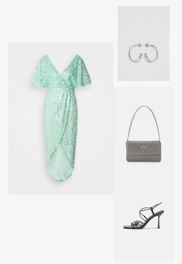 Mėtų žalios spalvos suknelė su V formos iškirpte ir plazdančiomis rankovėmis, papuošta sidabriniais blizgučiais. Suknelė turi drabužiu priglundančią siluetą ir šoninį plyšį.; Juodos aukštakulnės sandalai pasižymi plonyčiais dirželiais su mazgo dizainu, lygiu kvadratiniu pirštu ir elegantišku stiletto kulnu.; Šviesiai pilka metalinė rankinė su grandinėlės dirželiu, papuošta mažais apvaliais metaliniais smeigėmis ir trikampiu prekės ženklu.; Sidabrinės auskarai žiedai su lygiu, blizgiu paviršiumi. Suapvalinta forma, lengvas dizainas, su uždarymu ant smeigtuko.