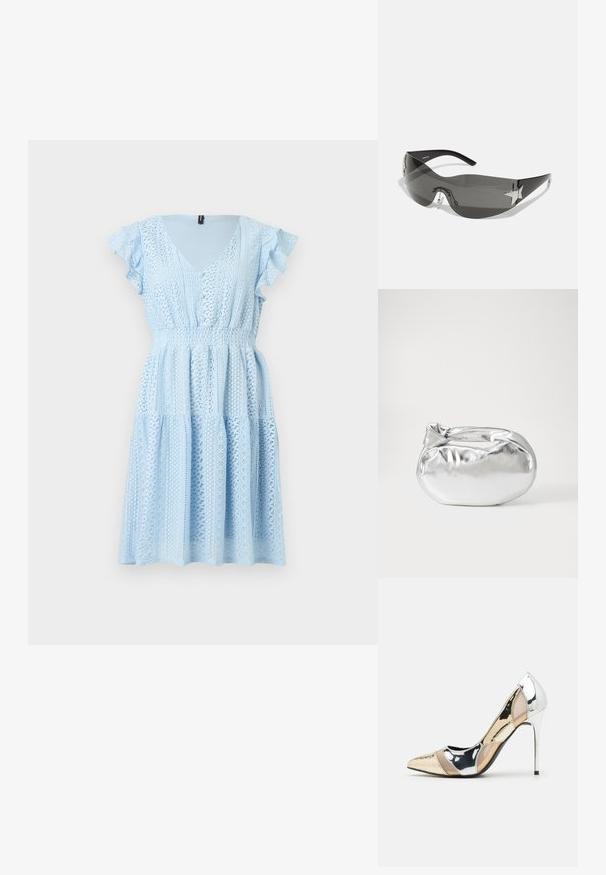 Svetlo modra obleka z V-izrezom, kratkimi nabranimi rokavi in gubanjem v pasu. Tkanina ima zapleteno čipkasto obrobo in večplastno krilo.; Čevlji z visoko peto in konico, v barvni kombinaciji srebrne, zlate in nude. Sijajna obdelava z izrezljanim dizajnom, z igličasto peto.; Črne sončne očala z ovijajočim dizajnom, temno obarvanimi lečami, sijočimi zvezdastimi detajli in nastavljivimi nosnimi blazinicami.; Srebrna kovinska torbica z mehko, zaobljeno obliko in zavezano zgornjo zaporo. Narejena iz gladkega umetnega usnja.; Srebrne uhane v obliki obroča z minimalističnim dizajnom. Krožna oblika, gladka tekstura in tanek profil. Lahki s poliranim zaključkom.