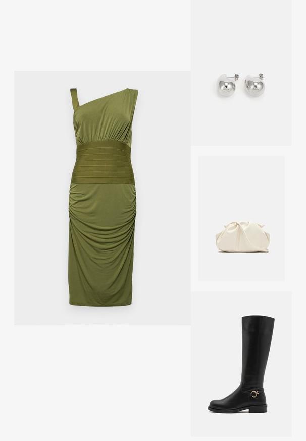 Én-skulder, olivengrøn kjole lavet af jersey stof. Har en samlet tekstur og en kontrast, vandret stripe i taljen. Glat finish.; Anna Field Wide Fit Høje støvler/ Støvler - black; Cremefarvet, blødt kunstlædertaske med sammenkrøllede detaljer, justerbar rem og diskret snørelukning. Glat overflade og afrundet form.; Sølvdroppøreringe med runde, reflekterende overflader; minimalistisk design med glat tekstur og subtilt brandingdetalje.