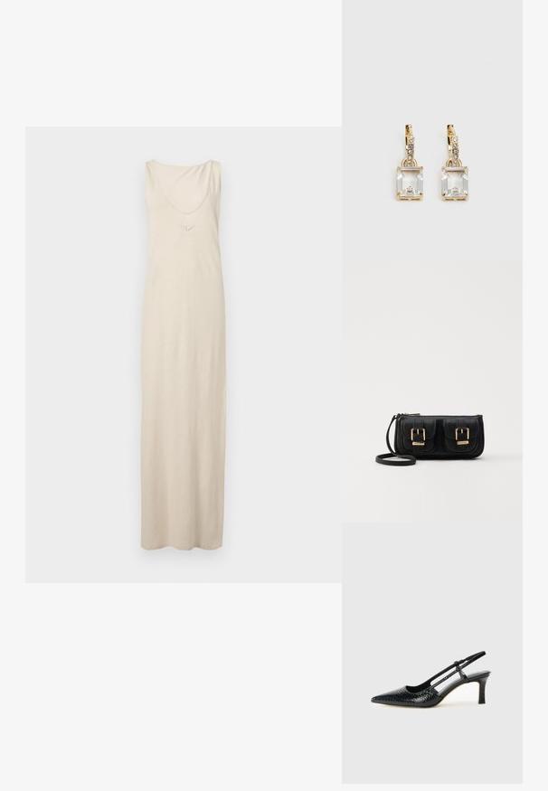 Béžové, bezrukávové maxi šaty vyrobené z jemnej tkaniny s výstrihom do lode a vyšívanými detailmi na hrudi. Hladká textúra, až po zem.; Čierne patentové slingback topánky na ihlovom podpätku s špicatou špičkou, s textúrovaným hadím vzorom, nastaviteľným popruhom a krátkym, textúrovaným blokovým podpätkom.; Čierna kožená crossbody taška s dvoma prednými vreckami, zlatými sponami, zipsovým uzatváraním a úzkym popruhom. Štruktúrovaný povrch a kompaktný obdĺžnikový tvar.; Náušnice v zlatej farbe, ktoré majú obdĺžnikový, transparentný kryštál visiaci pod radom malých, guľatých, čírych akcentov. Elegantný, moderný dizajn.