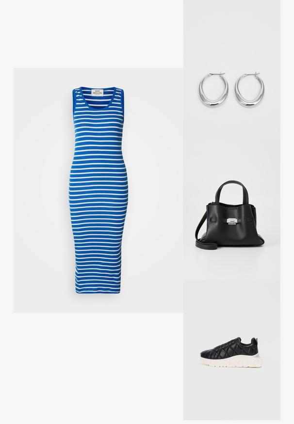 Blå og hvit stripete tankkjole i en tettsittende design. Laget av et elastisk stoff med rund hals og en lang, rett hem.; Sorte quiltede sneakers med en teksturert overdel, hvit kraftig såle og svarte snører, med en merkelig hælaccent og polstret krage.; Svart skinnveske med teksturert overflate, som har to håndtak på toppen, en avtagbar skulderrem og detaljer med sølvspenne.; Et par polerte sølv halvmåne hoop øredobber med hengselspenner på hvit bakgrunn.