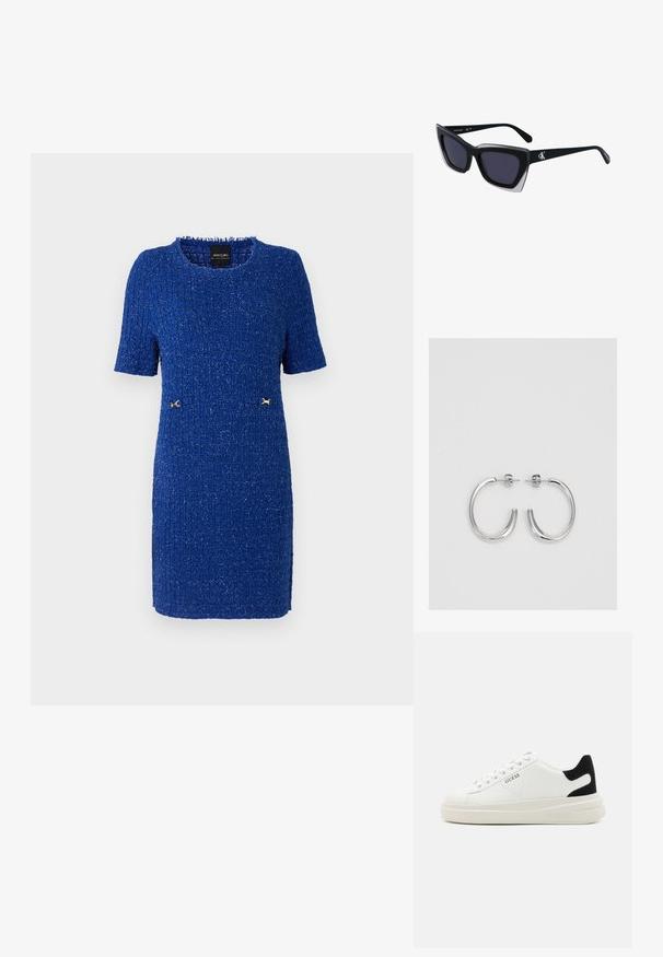 Kortærmet, knælang blå kjole lavet af tekstureret stof, med guldaccenter ved taljen og en rund halsudskæring.; Hvide lædersneakers med en tyk hvid sål, sort ruskindhælvægt og prægede logoer på siden. Snørebåndsdesign med seks øjer.; Store sorte oversized solbriller med geometrisk form, med mørke linser og en kontrasterende grå detalje på stellet. Logo på armen.; Sølv hoop øreringe med en glat, skinnende overflade. Rundet form, letvægtsdesign med post-back lukning.