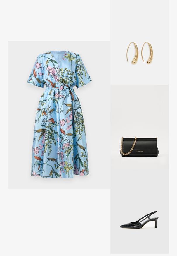 Blå kjole med blomstertrykk som har rosa blomster og grønne blader. Korte ermer, V-hals, elastisk midje og flagrende skjørt. Satintekstur.; Sorte patent slingback hæl med spids tå, featuring tekstureret slangeskind, justerbar rem og en kort, tekstureret blokhæl.; Svart skinnkuvertveske med en gullkjede-rem, med en glatt tekstur, rektangulær form og preget merkevare på forsiden.; Gullfargede metalløredobber med en buet, forlenget form. Har en jevn, blank overflate og en avrundet tupp for ekstra detaljer.