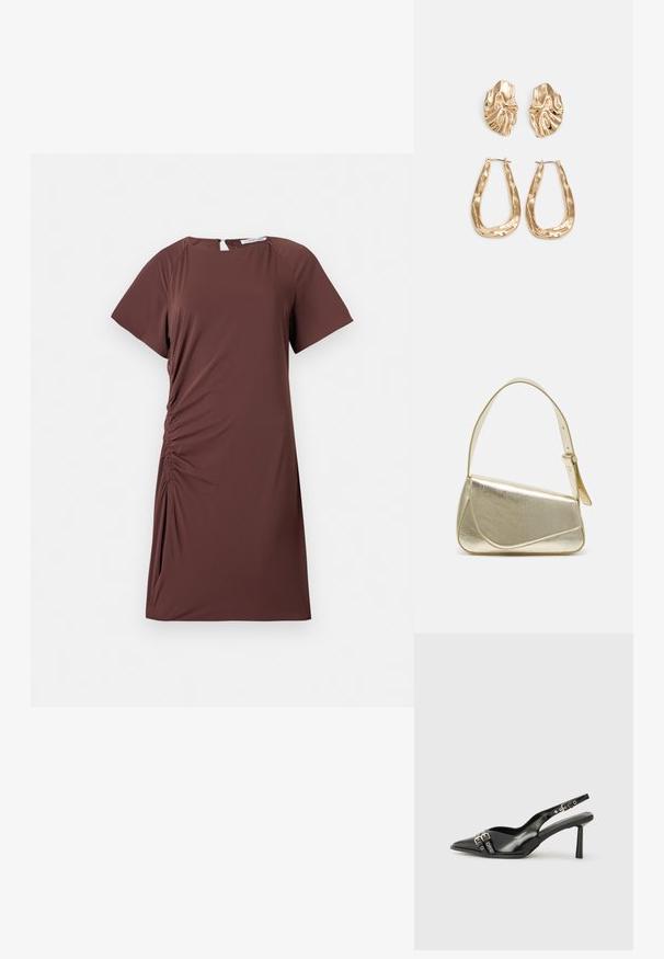 Ruda, trumpomis rankovėmis suknelė iš lengvos medžiagos, su apvalia iškirpte ir susikaupusia šonine detale, kuri sukuria prigludusį siluetą.; Juodas lakuotas odinis batelis su smailiu pirštu, kulkšnies dirželiais su sidabrinėmis sagtimis ir detalėmis, bei plonu kulnu.; Aukso metalinės rankinės su struktūrizuotu dizainu, lygaus paviršiaus ir reguliuojama dirželiu. Pasižymi unikaliu trikampiu pavidalu ir minimalizmu siuvinėjime.; Auksinės auskarai, turintys tekstūruotus, bangų formos elementus. Įeina skulptūriniai segami auskarai ir atviri lankai su išmuštu paviršiumi.