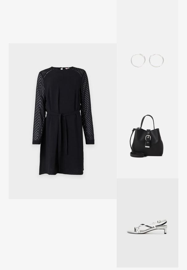 Rochie neagră cu mâneci lungi dintr-o țesătură transparentă texturată, având un model în zigzag, decolteu rotund și un cordon din material la talie.; Sandale slingback metalice argintii cu toc mic, cu bretele încrucișate și o textură netedă. Design minimalis.; Geantă de tip bucket neagră, realizată din piele netedă, cu o formă structurată, maner scurt și bretele de umăr detașabilă. Detaliu cu cataramă argintie.; Cercei din argint cu un design elegant și rotund, având o suprafață netedă și fără embellismente vizibile. Diametrul nu este specificat.