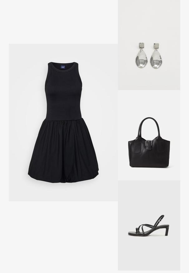 Rochie neagră cu un top tip tank ajustat și o fustă evazată, plisată. Fabricată dintr-un material moale și elastic, cu o textură netedă.; Sandal cu barete negre, cu vârf pătrat și toc mic de bloc. Prezintă mai multe barete subțiri și o bareta ajustabilă la gleznă. Fabricat din piele netedă.; Geantă tote din piele neagră cu textură netedă, formă structurată, două mânere și un detaliu proeminent din aliaj de argint pe partea din față.; Cercei din argint cu stud pătrat, având un finisaj neted și lustruit, într-o formă de lacrimă, care reflectă lumina cu o suprafață lucioasă.