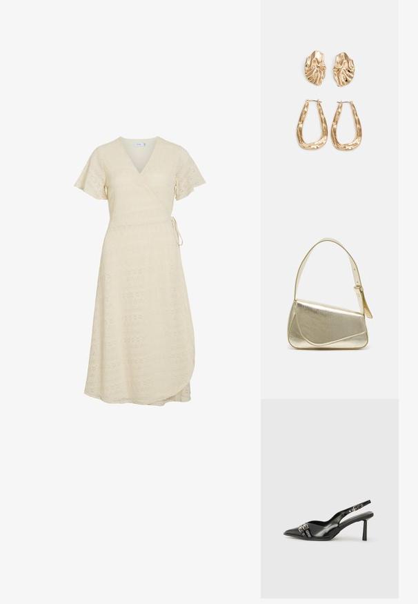 Kreemivärvi pitsist ümpärdund kleit lühikeste hõljuvate varrukatega, V-kaelusega ja külje sidumisega, midi pikkuses.; Musta patenttinen nahkainen slingback-kengät, joissa on terävä nenä, nilkkahihnat hopeisilla soljilla ja varusteilla sekä hoikka korko.; Kultainen metallinen käsilaukku, jossa on jämäkkä muotoilu, sileä pinta ja säädettävä olkahihna. Sisältää ainutlaatuisen kolmiomaisen muodon ja minimalistisen tikkaustyylin.; Korukultainen korvakorut, joissa on teksturoituja, aaltoilevia muotoja. Mukana on veistokselliset klipsikorvakorut ja avoin rengasmalli, jossa on vasaroitu pinta.