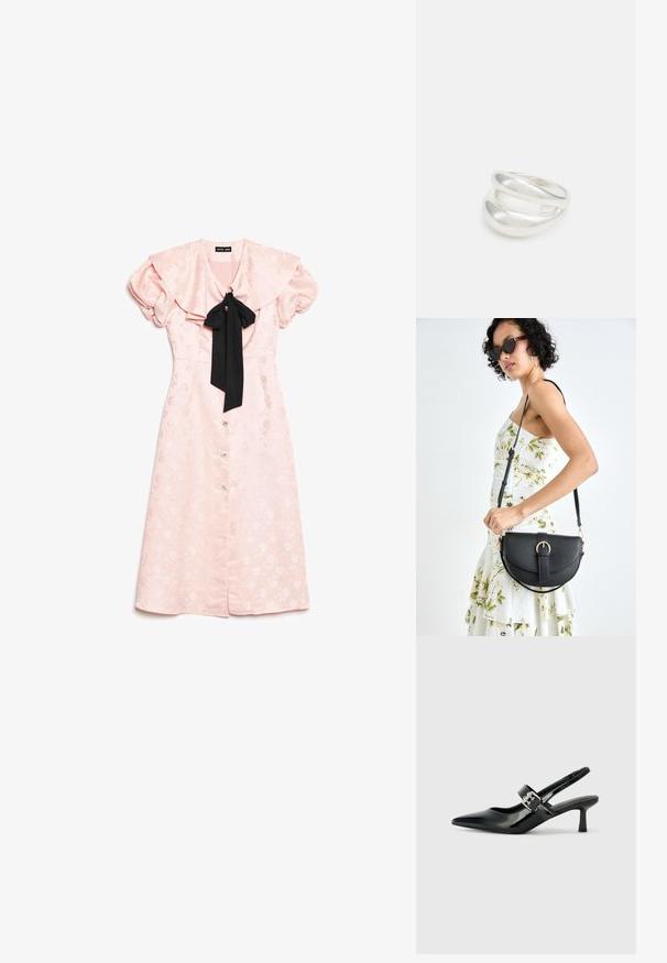 Svetlo roza cvetlična midi obleka z nabranimi rokavi, velikim ovratnikom, sprednjimi gumbi in črno mašno na izrezu.; Črne patent usnjene slingback pete s koničastim nosom in majhnim blok peto, ki vključujejo srebrno zaponko na traku.; Črna usnjena torbica s ukrivljeno obliko, z odstranljivo naramnico in zlatimi dodatki. Torbica ima pokrov s podrobnostmi v obliki zaponke.; Srebrn dvojni prstan z gladko, polirano površino. Ima tekoč, ukrivljen dizajn z prekrivajočimi se sekcijami za sodoben videz.