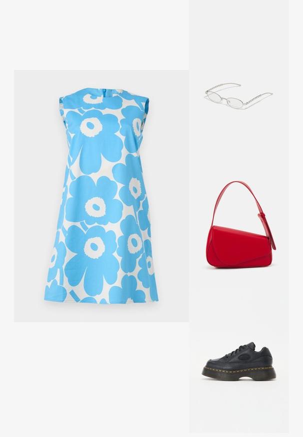 Modrá kvetinová šaty s veľkými bielymi sedmokráskami, krátkymi rukávmi, okrúhlym výstrihom a zapínaním na zips na chrbte. Vyrobené z ľahkého materiálu.; Čierne kožené tenisky s textúrovaným povrchom, okrúhlou špičkou a hrubou platformou. Obsahujú žlté akcentové švy a značkové logo na boku.; Oválne okuliare s kovovým strieborným rámom, priesvitnými šošovkami a textúrovanými perlovými akcentmi na spánkoch. Ľahký dizajn s zahnutými ramenami.; Červená kožená kabelka s ostrým, geometrickým dizajnom. Má jeden nastaviteľný popruh a uzatváranie na klopu so šitím.