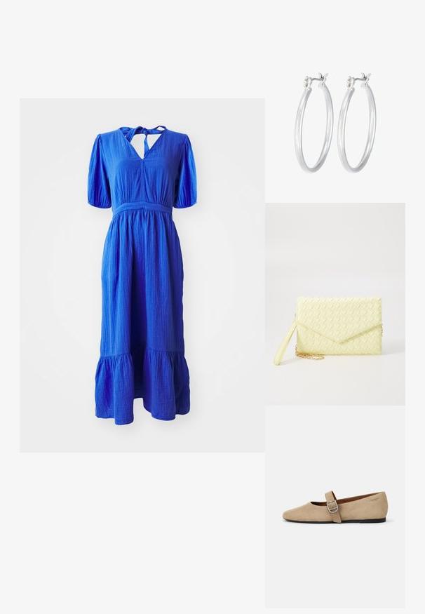 Sinine puuvillane kleit lühikeste puffvarrukatega, võtmeaugu kaelusega ja kihilise seelikuosaga. Kangas on tekstuurse viimistlusega.; Bež sametist Mary Jane korterid terava ninaga ja ühekordse reguleeritava rihmaga, millel on hõbedane sang. Must lamineeritud tall.; Kollane kudumine käekott, millel on klapp disain, eemaldatav randme rihm ja kuldne ahelakaunistus. Sile tekstuur ja ristkülikuline kuju.; Hõbedased rõngaskõrvarõngad, millel on sile, läikiv viimistlus. Ümmargune kuju ja turvaline klõpsulatus. Kerge disain, sobib igapäevaseks kandmiseks.