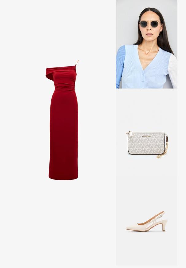 Červené šaty s odhalenými rameny, s přiléhavým tělem, s rouchovými detaily a zlatým akcentem na ramínku. Vyrobené z měkkého, elastického materiálu.; Bílé lodičky na podpatku s špicatou špičkou, hladkým svrškem, nízkým blokovým podpatkem a designem s bočním výřezem se stahovací sponou.; Kulaté sluneční brýle s tmavými čočkami a zlatými rámy. Modelka má na sobě světle modrý žebrovaný kardigan s knoflíky a kontrastními bílými rukávy.; Kabelka na zápěstí Michael Kors v béžové potažené plátno s opakujícím se vzorem loga MK, zlatými kovovými doplňky a odnímatelným řetízkovým popruhem.