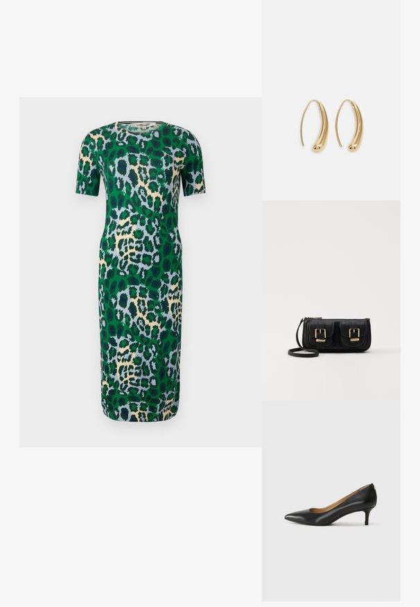 Groene jurk met korte mouwen, voorzien van een luipaardprint in schakeringen van blauw, beige en zwart. De stof lijkt glad en heeft een aansluitende pasvorm.; Zwarte leren pump met een puntige teen, lage hak en een gladde textuur. Heeft een lichte opening aan de voorkant en minimale hardware aan de achterkant.; Zwarte leren schoudertas met twee vo pockets, gouden gespen, ritsluiting en een smalle band. Tekstuur oppervlak en compacte rechthoekige vorm.; Gouden metalen oorbellen in de vorm van een gebogen, verlengde hoop. Kenmerkend zijn het gladde, glanzende oppervlak en de afgeronde punt voor extra detail.