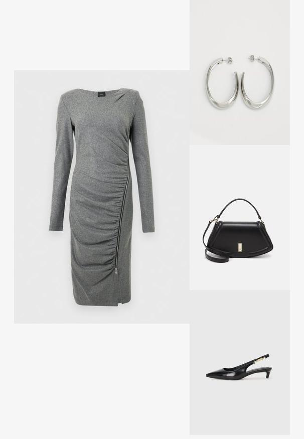 Szara sukienka z długimi rękawami o teksturowanym wykończeniu, z marszczeniem po bokach, zamkiem przy hemie oraz lekko odsłoniętymi ramionami.; Czarne skórzane szpilki typu slingback z ostrym noskiem, posiadające smukły obcas i złoty akcent na regulowanym pasku. Gładka tekstura.; Czarna skórzana torebka o strukturalnym designie, z przyciętą formą, górnym uchwytem i złotymi akcentami. W zestawie regulowany pasek na ramię.; Srebrne kolczyki-hoop o gładkim, zakrzywionym designie. Posiadają błyszczące metaliczne wykończenie i zapięcie na sztyft. Brak widocznych wzorów lub akcentów.