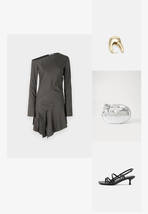 Asimetrična haljina dugih rukava u tamnosivoj boji, izrađena od glatkog materijala. Ima dijagonalne šavove i rašireni donji rub s nabranim detaljima.; Crne sandale na visokoj potpetici s višestrukim križnim trakama. Glatki materijal, šiljati vrh i uska peta. Podesiva traka oko gležnja s kopčanjem.; Srebrna metalik torbica s mekim, zaobljenim oblikom i čvorastim zatvaranjem na vrhu. Izrađena od glatke sintetičke kože.; Zlatne metalne naušnice s elegantnim, zakrivljenim dizajnom. Imaju karakterističan šiljast oblik, poliranu površinu i zatvaranje na šarku.