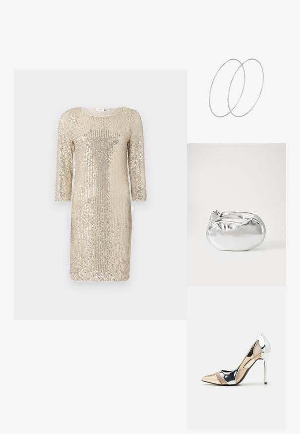 Lesklé šaty ve světle zlaté barvě s dlouhými rukávy, kulatým výstřihem a přiléhavým střihem. Mají třpytivou strukturu a vertikální vzor.; Lodička s špičatou špičkou a kombinací stříbrné, zlaté a tělové barvy. Lesklý povrch s vykrojeným designem, s jehlovým podpatkem.; Stříbrná kovová taška s měkkým, zaobleným tvarem a uzávěrem s uzlem. Vyrobena z hladké umělé kůže.; Stříbrné kruhové náušnice s minimalistickým designem. Kruh, hladký povrch a tenký profil. Lehká konstrukce s lesklým povrchem.