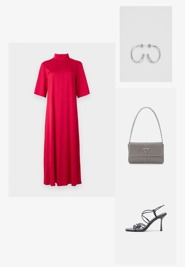 Robe rouge, longueur genou, avec un col haut et des manches courtes. Fabriquée en tissu lisse et léger avec une silhouette ample et fluide.; Des sandales noires à talons hauts avec des fines lanières au design noué, un bout carré lisse et un talon aiguille élégant.; Sac à main en métal gris clair avec une bandoulière en chaîne, orné de petits clous métalliques ronds et d'un logo de marque triangulaire.; Boucles d'oreilles en argent avec une finition lisse et brillante. Forme arrondie, conception légère, avec un fermoir à tige.