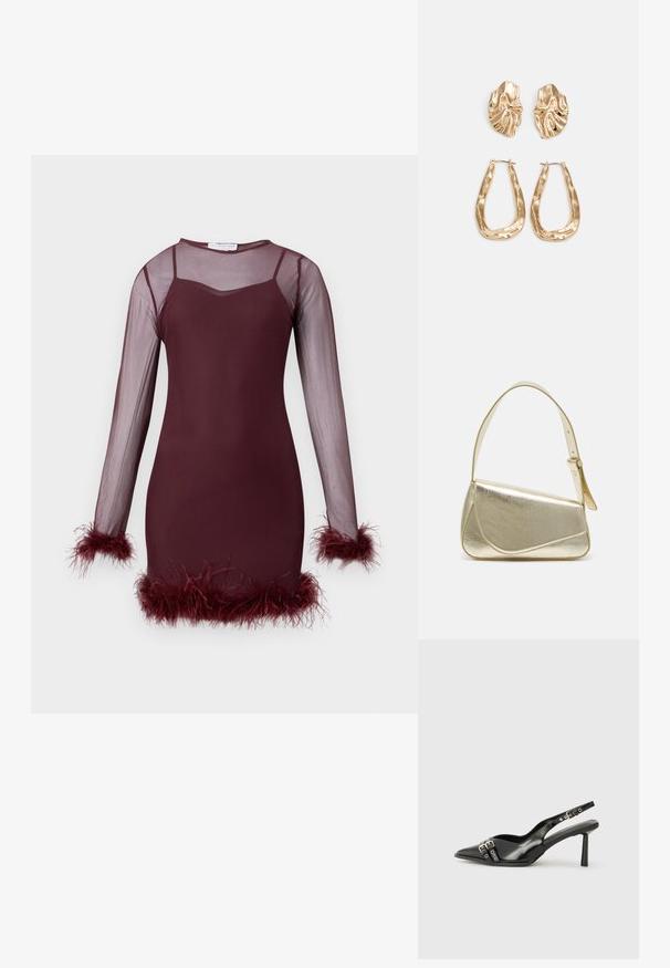 Burgunderfarbenes Kleid mit taillierter Passform, durchsichtigen Mesh-Langärmeln und Federakzenten an den Bündchen und dem Saum. Glatte Textur, elegante Silhouette.; Schwarzer Lackleder Slingback-Schuh mit spitzem Zehenbereich, Knöchelriemen mit silbernen Schnallen und Beschlägen sowie einem schlanken Absatz.; Goldfarbene metallische Handtasche mit strukturiertem Design, glatter Textur und verstellbarem Tragegurt. Sie verfügt über eine einzigartige dreieckige Form und minimalistische Nähte.; Ohrringe in Goldoptik mit strukturierten, gewellten Formen. Beinhaltet skulpturale Clip-Ohrringe und ein offenes Hoop-Design mit gehämmertem Finish.