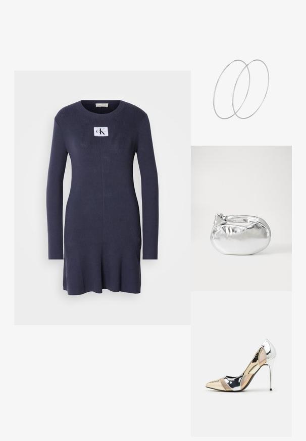 Granatowa dzianinowa sukienka z długimi rękawami i rozkloszowanym dołem. Posiada biały znaczek z logo "CK" na piersi. Miękka tekstura.; Czółenka na wysokim obcasie z wąskim noskiem w kolorze srebrnym, złotym i nude. Lśniące wykończenie z wycięciami, z obcasem w stylu stiletto.; Srebrna metaliczna torba worek o miękkim, zaokrąglonym kształcie i zawiązywanym z góry zapięciem. Wykonana z gładkiego materiału imitującego skórę.; Srebrne kolczyki w formie obręczy o minimalistycznym designie. Okrągły kształt, gładka faktura i cienki profil. Lekkie, z polerowanym wykończeniem.