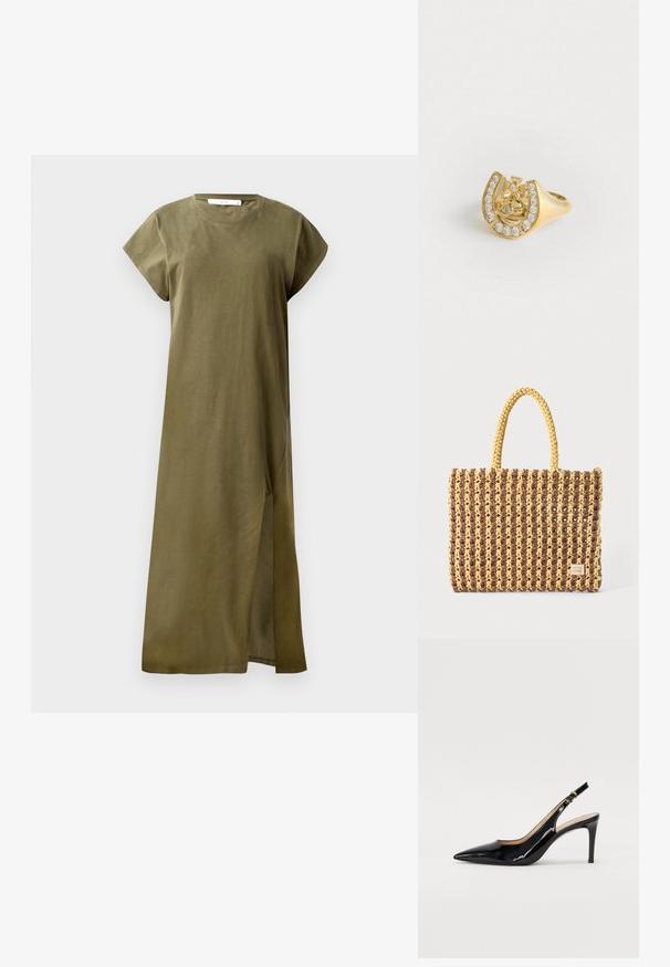 Olíva zöld, térd hosszúságú, puha pamutból készült ruha rövid ujjakkal, kerek nyakkivágással és oldalsó hasítékkal a könnyebb mozgás érdekében. Egyszerű és díszítetlen kialakítás.; Fekete lakk bőr kötött magassarkú cipő, hegyes orral és karcsú sarokkal, finom kivágásos dizájnnal. Az övön arany csatt található.; Barna és sárga színű, téglalap alakú, két füles táska, textúrált felülettel, látható varrásokkal és márkacímkével.; Arany gyűrű, a belsejében koronával és patkómintával, apró, tiszta drágakövekkel díszítve, fehér háttér előtt.