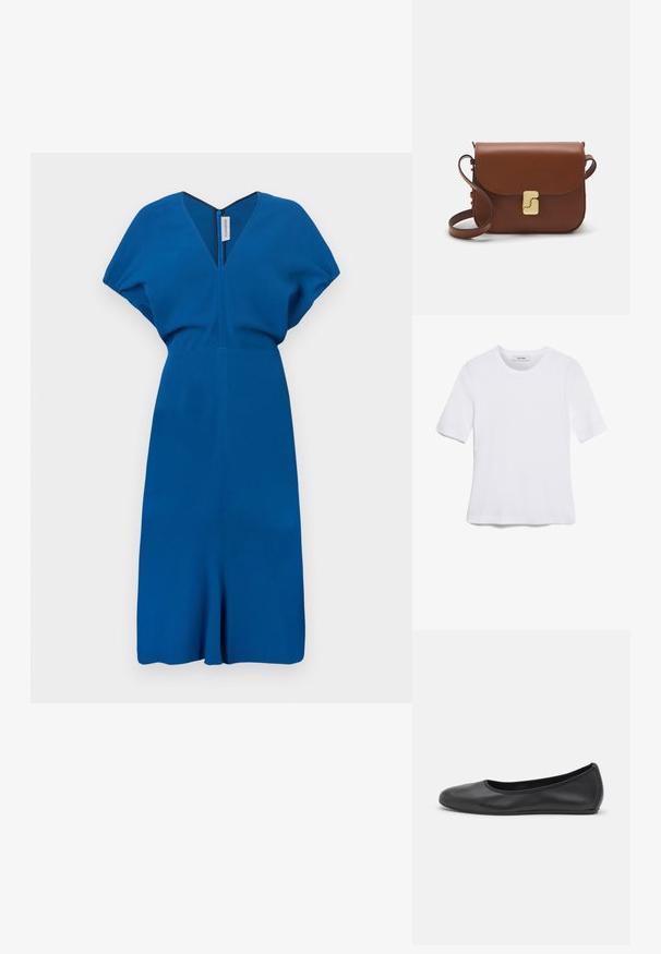 Victoria Beckham BLOUSON DETAIL MIDI DRESS - Φόρεμα από ζέρσεϊ - blue; Άσπρο κοντομάνικο μπλουζάκι φτιαγμένο από ριγέ ύφασμα. Στρογγυλή λαιμόκοψη, κανονική εφαρμογή και διακριτές λεπτομέρειες ραφής. Χωρίς σχέδια ή γραφικά.; Μαύρο δερμάτινο μπαλαρίνι με στρογγυλή μύτη, λεία υφή, ελάχιστες λεπτομέρειες ραφής και σχεδίαση ευέλικτης σόλας.; Καφέ δερμάτινη τσάντα χειρός με κλείσιμο καπάκι, χρυσές λεπτομέρειες, ιμάντα ώμου και λεία υφή. Συμπαγές ορθογώνιο σχήμα.