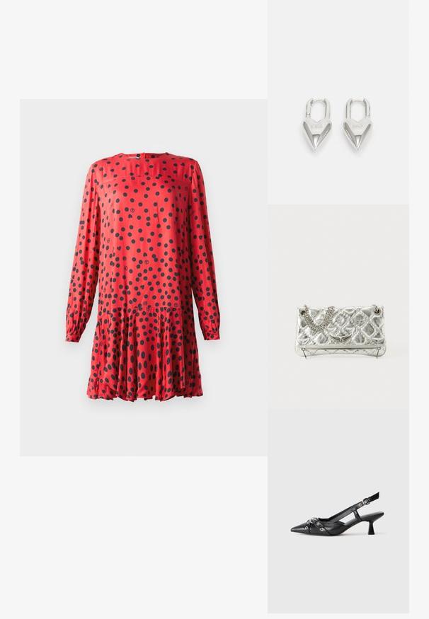 Rotes Kleid mit langen Ärmeln, Rundhalsausschnitt und schwarzen Punkten. Ausgestellter Saum mit gerüschter Taille für ein luftiges Aussehen.; Schwarzer Leder-Slingback-Schuh mit spitz zulaufender Zehenpartie, dekorativen Riemen mit METALLÖSEN und niedrigem Blockabsatz. Strukturelle Oberfläche.; Silberne metallische Handtasche mit Kettenhenkel, gestepptem Muster, dekorativer Naht und Reißverschluss. Verfügt über geprägte Akzente auf der Vorderseite.; Silberne herzförmige Vorhängeschlösser mit eingravierten "JA"- und "NEIN"-Texten, polierte Oberfläche, symmetrisches Design und einem robusten Metallverschluss.