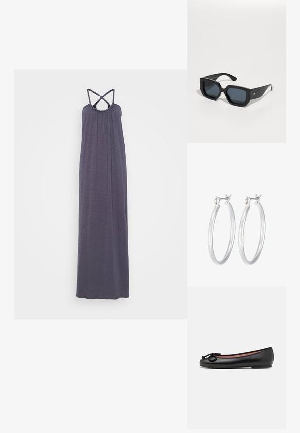Maxi šaty v tmavošedej látke, s na gathered dekoltom, krížovými ramienkami a detailom na krku s korálkami, s hladkým a hladkým strihom.; Čierne kožené balerínky s okrúhlou špičkou, majú dekoratívnu mašľu a hladký povrch. Minimalistický dizajn s nízkou, plochou podrážkou.; Čierne nadrozmerné slnečné okuliare s geometrickým vzorom, obdĺžnikové šošovky a lesklý povrch. Na prednej strane nie sú viditeľné žiadne značky.; Strieborné kruhové náušnice s hladkým, lesklým povrchom. Kolový tvar a bezpečné klikanie na uzatváranie. Ľahký dizajn vhodný na každodenné nosenie.