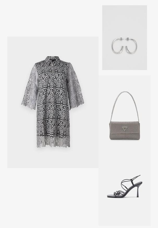Robe en dentelle grise avec col, manches trois-quarts et motifs floraux. Le tissu a une texture délicate et transparente avec des détails minutieux.; Des sandales noires à talons hauts avec des fines lanières au design noué, un bout carré lisse et un talon aiguille élégant.; Sac à main en métal gris clair avec une bandoulière en chaîne, orné de petits clous métalliques ronds et d'un logo de marque triangulaire.; Boucles d'oreilles en argent avec une finition lisse et brillante. Forme arrondie, conception légère, avec un fermoir à tige.