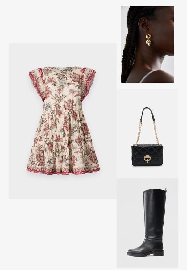 Tejes virágmintás ruha, rövid fodros ujjakkal, ráncolt derékkal és kontrasztos piros díszítéssel a nyakban és az alsó szegélynél.; Fekete bőr, térd felett érő csizma sima felülettel, kerek orral és vastag talppal. Diszkrét varrási részletekkel és húzófüllel a tetején.; Fekete steppelt bőr kézitáska arany lánc pánttal, kerek zár részlettel. Kompakt, téglalap alakú, sima felülettel.; Arany és ezüst absztrakt fülbevalók, sima, csavart kialakítással. Jellegzetes hurkot és texturált felületet mutat.