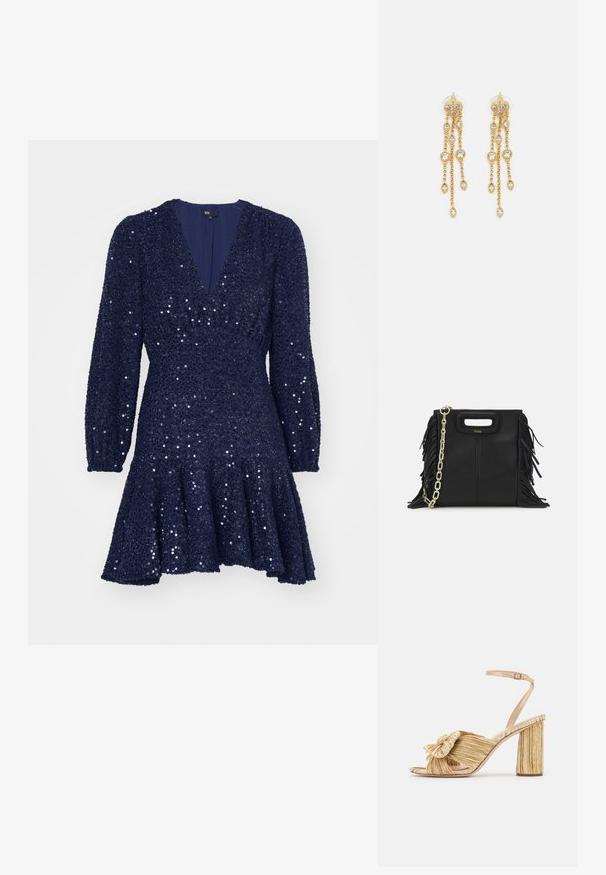 Mornarska obleka z aplikacijo bleščic, globokim V-izrezom, dolgimi napihnjenimi rokavi in razširjenim robom. Ponaša se z teksturiranim materialom, ki vsebuje svetleče podrobnosti.; Zlate sandale s peto in vozlom spredaj, z naborki teksturo in trakcem okoli gležnja. Blok peta ima rebrast dizajn, ki izboljšuje oprijem.; Črna usnjena ročna torba z detajli fringa, zlatim verigo za rame in izrezanim ročajem. Na sprednji strani je nameščen logotip.; Zlato-tonirane uhane z več kaskadnimi verigami, ki vključujejo prozorne ovalne kamenčke in okrasne zgornje dele.