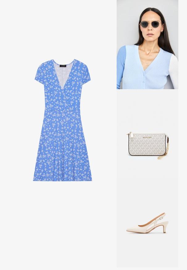 Niebieska sukienka z kwiatowym wzorem, zapinana na krótki rękaw, z dekoltem w kształcie litery V, z miękkiego materiału i rozkloszowanym dołem ozdobionym białymi kwiatowymi wzorami.; Biała szpilka slingback z ostrym noskiem, gładkim materiałem wierzchnim, niskim obcasem blokowym oraz wycięciami po bokach i regulowanym paskiem z klamrą.; Okrągłe okulary przeciwsłoneczne z ciemnymi soczewkami i złotymi ramkami. Modelka nosi jasnoniebieski kardigan w prążki z guzikami i białymi rękawami w kontrastowym kolorze.; Portfel na nadgarstek marki Michael Kors w beżowej, pokrytej płótnem, z powtarzającym się wzorem logo MK, złotym okuciem i odpinanym łańcuszkowym paskiem.
