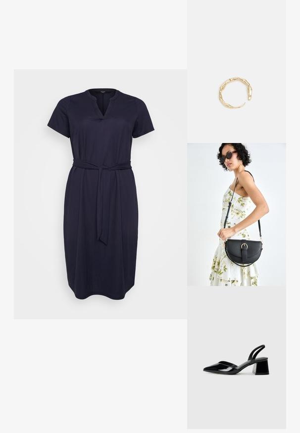 Granatowa sukienka z krótkim rękawem, w dekolcie w kształcie litery V, z paskiem w talii i miękkiego materiału. Posiada luźny krój i długość do kolan.; Czarne lakierowane półbuty na obcasie z wydłużonym noskiem i geometrycznym słupkiem. Charakteryzują się eleganckim, minimalistycznym designem oraz gładką fakturą.; Czarna skórzana torebka o zakrzywionym kształcie, z odpinanym paskiem i złotymi akcentami. Torebka posiada klapę z zapięciem w kształcie klamry.; Pierścionek w odcieniu złota z organicznym, skręconym wzorem, o gładkiej fakturze i zwężających się końcach, tworzący nowoczesny, rzeźbiarski wygląd.