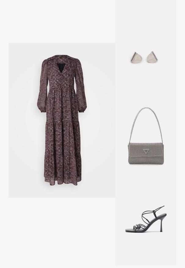 Dlhé, voľné šaty s hlbokým V-výstrihom, našitými rukávmi a vrstvovým lemom. Zdobené burgundskou látkou s jemným kvetinovým vzorom.; Čierne sandále na vysokom podpätku majú tenké remienky s uzlovým dizajnom, hladký štvorcový špičku a elegantný stiletto podpätok.; Svetlošedá metalická kabelka s reťazovým popruhom, ozdobená malými kruhovými kovovými štítkami a trojuholníkovým logom značky.; Strieborné kovové náušnice s hladkým tvarom kvapky a lesklým povrchom. Jemné rytiny pridávajú detail. Minimalistický dizajn.