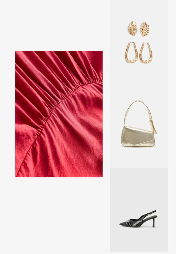 Sarkans audums ar savāktu tekstūru centrā, demonstrējot mīkstu, gludu materiālu un smalku spīdumu.; Melnā patentēta ādas sandale ar norādītu purngalu, potītes siksniņām ar sudraba sprādzēm un aparatūru, kā arī smalku papēdi.; Zelta metāla somiņa ar strukturētu dizainu, gludu tekstūru un regulējamu siksniņu. Iezīmējas ar unikālu trīsstūrveida formu un minimālistisku šuvumu.; Zelta krāsas auskari ar teksturētām, viļņotām formām. Iekļauts skulpturāls piespraužams modelis un atvērta gredzenveida konstrukcija ar izsistām virsmām.