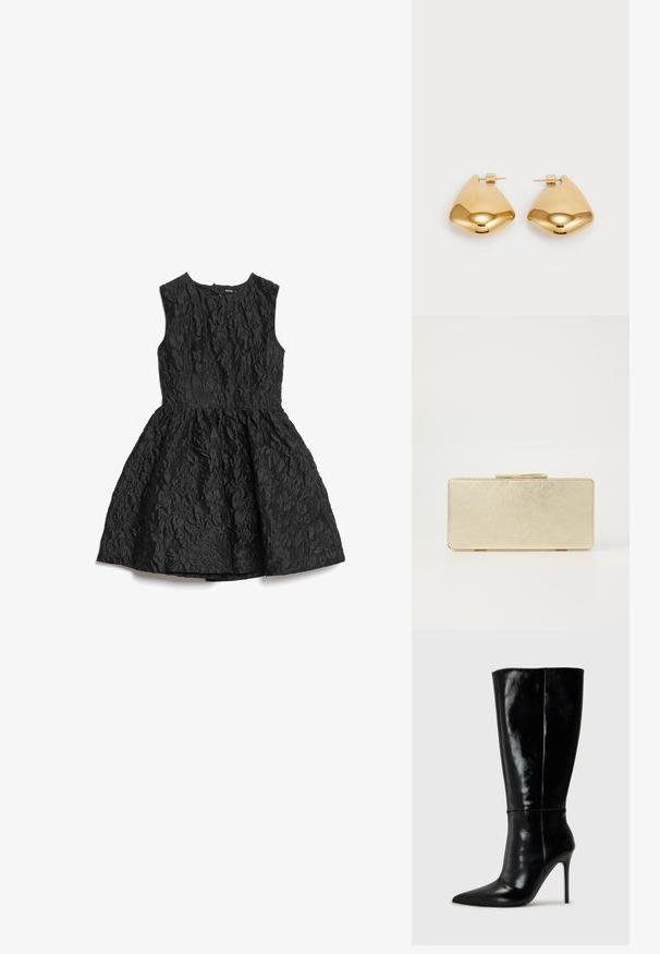 Melnā bez piedurknēm kleita ar teksturētu ziedu rakstu, pieguļošs augšdaļa un izplestais svārku gali. Redzami šuvju akcenti un aizmugures aizdare.; Melnas ādas zābaki līdz ceļiem ar smailu purngali un augstu stiletto papēdi. Gluda tekstūra un elegants dizains, ar minimālu dekoru.; Zelta naudas maciņš ar gludu metālisku apdari, taisnstūra forma un vienkārša aizdare. Nav redzamu rakstu vai rotājumu.; Zelta krāsas metāla auss gredzeni ar gludu, apaļu trīsstūra formu un āķa aizmuguri; atstarojoša virsma ar minimālu apdari.