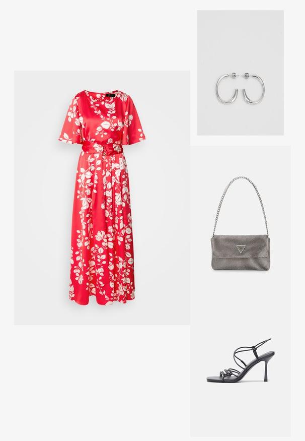 Rode maxijurk van satijnstof. Heeft een ronde halslijn, korte mouwen en een stoffen riem, versierd met witte bladerenpatteren.; Zwarte hoge hakken sandaaltjes hebben dunne banden met een geknoopt ontwerp, een gladde vierkante neus en een elegante stiletto-hak.; Lichtgrijze metallic handtas met een kettingriem, versierd met kleine ronde metallic studs en een driehoekig merkimago.; Zilveren oorringen met een gladde, glanzende afwerking. Ronde vorm, lichtgewicht ontwerp, voorzien van een post-back sluiting.