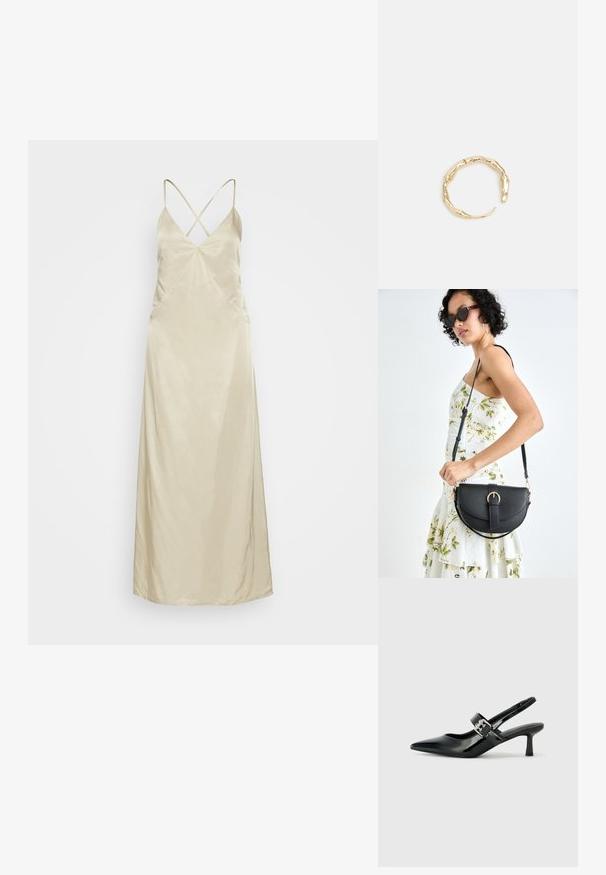 Satin, bežs slīdnis ar tievām krustveida siksnām, V veida kakla izgriezums, sānu šķēlumi un plūstoša silueta, kas krīt līdz potītēm.; Melnas lakotas ādas sūkņa kurpes ar norādītu purngali un mazu bloku papēdi, ar sudraba sprādzi akcentā uz jostas.; Melnas ādas rokassoma ar izliekta formu, noņemamu siksnu un zelta aksesuāriem. Somai ir vāciņš ar sprādzes detaļu.; Zelta toņa gredzens ar organisku, vērptu dizainu, gludu virsmu un sašaurinātiem galiem, radot mūsdienīgu, skulpturālu izskatu.