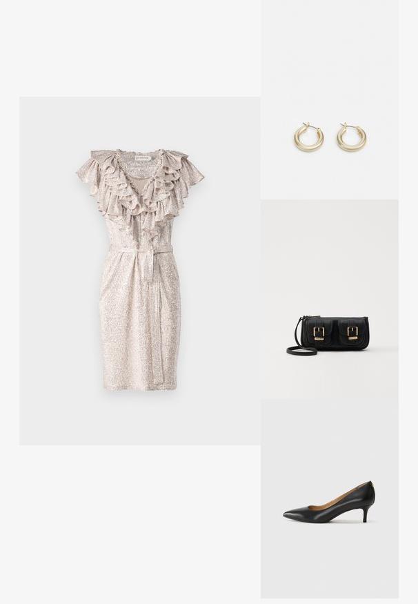 Kortärmad, figurnära klänning i en ljusbeige tyg med volangkrage och midjebälte, med ett subtilt strukturerat mönster.; Svart läderpumps med spetsig tå, låg klack och slät yta. Har en liten öppning framtill och minimal hårdvara bak.; Svart läderaxelväska med två framfickor, guldspännen, dragkedjestängning och en smal rem. Texturerad yta och kompakt rektangulär form.; Lauren Ralph Lauren BASIC SMALL HOOP - Örhänge - gold-coloured